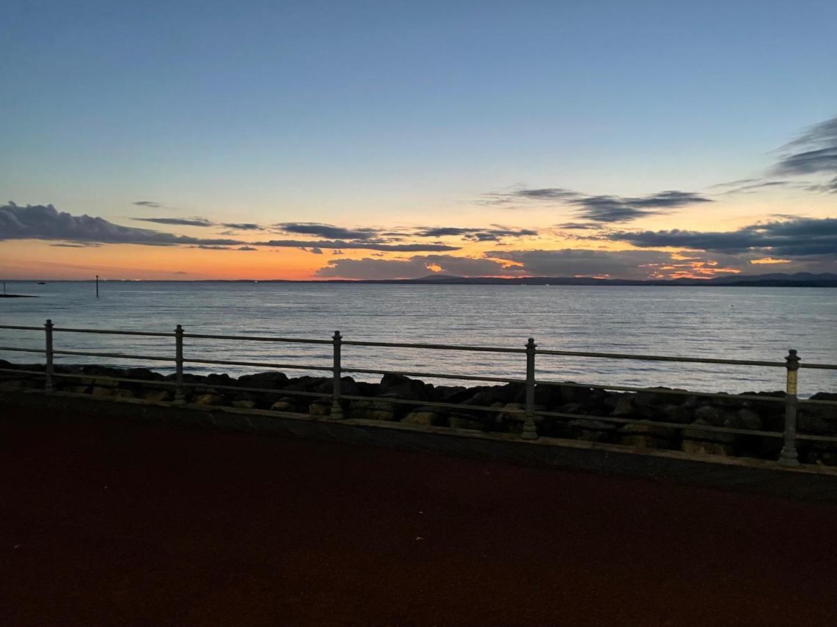 Eden Vale Ground Floor Sea View Apartment Morecambe Bagian luar foto