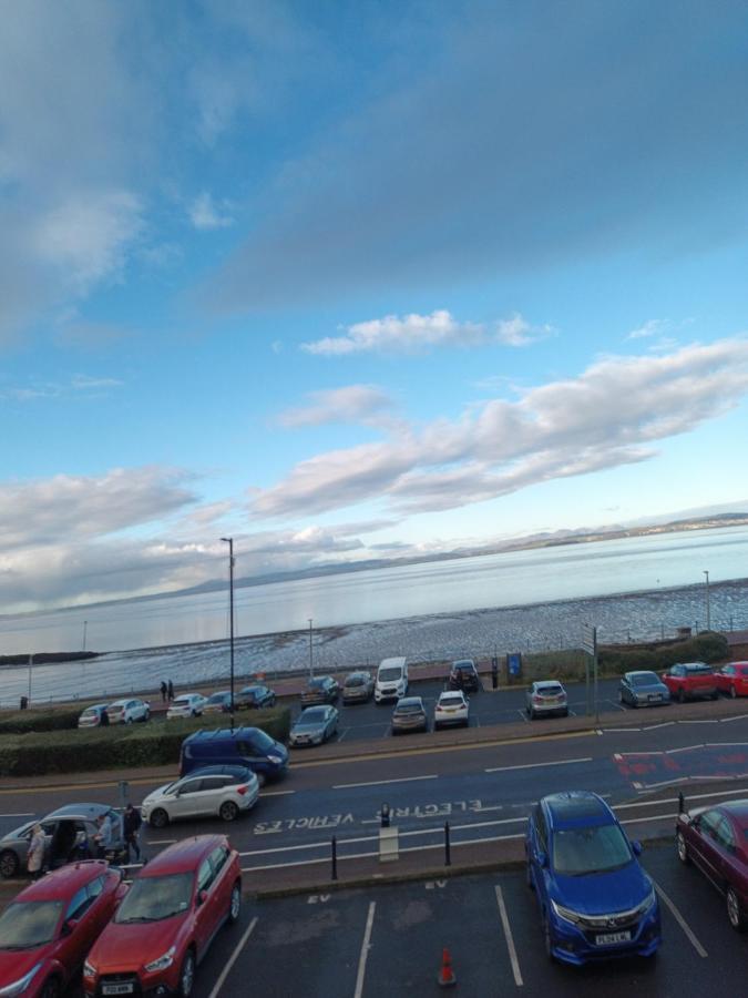 Eden Vale Ground Floor Sea View Apartment Morecambe Bagian luar foto