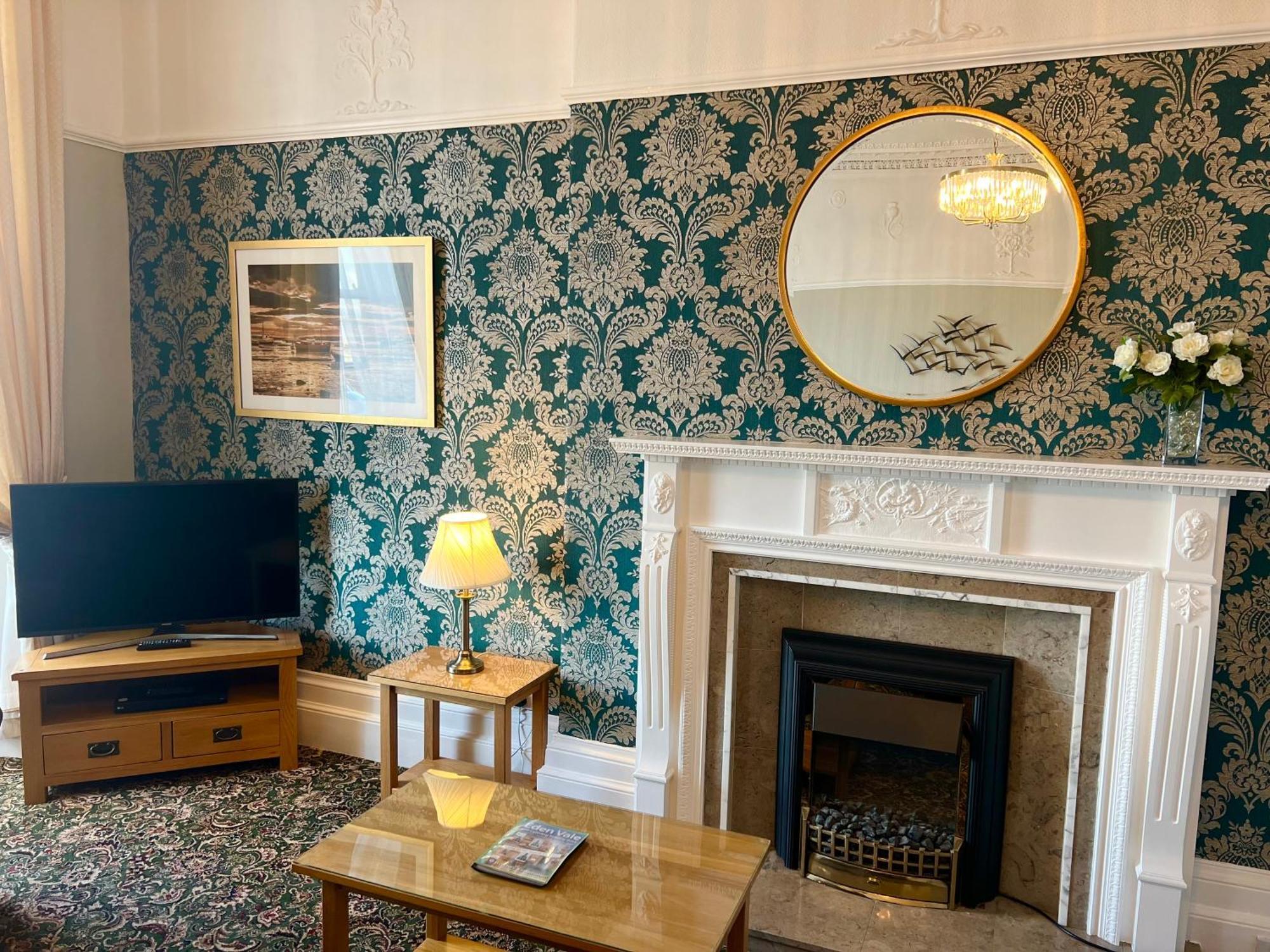 Eden Vale Ground Floor Sea View Apartment Morecambe Bagian luar foto