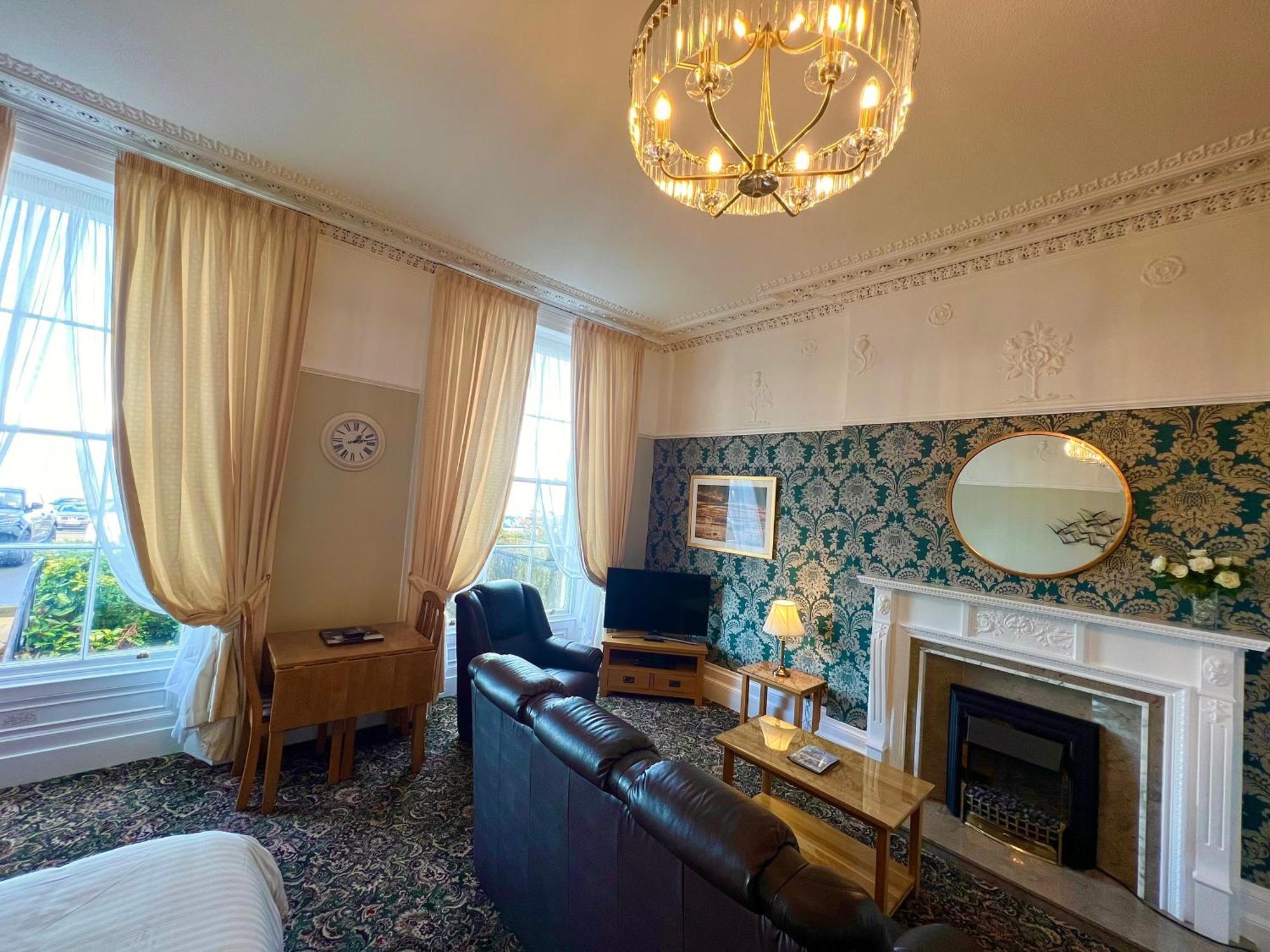 Eden Vale Ground Floor Sea View Apartment Morecambe Bagian luar foto