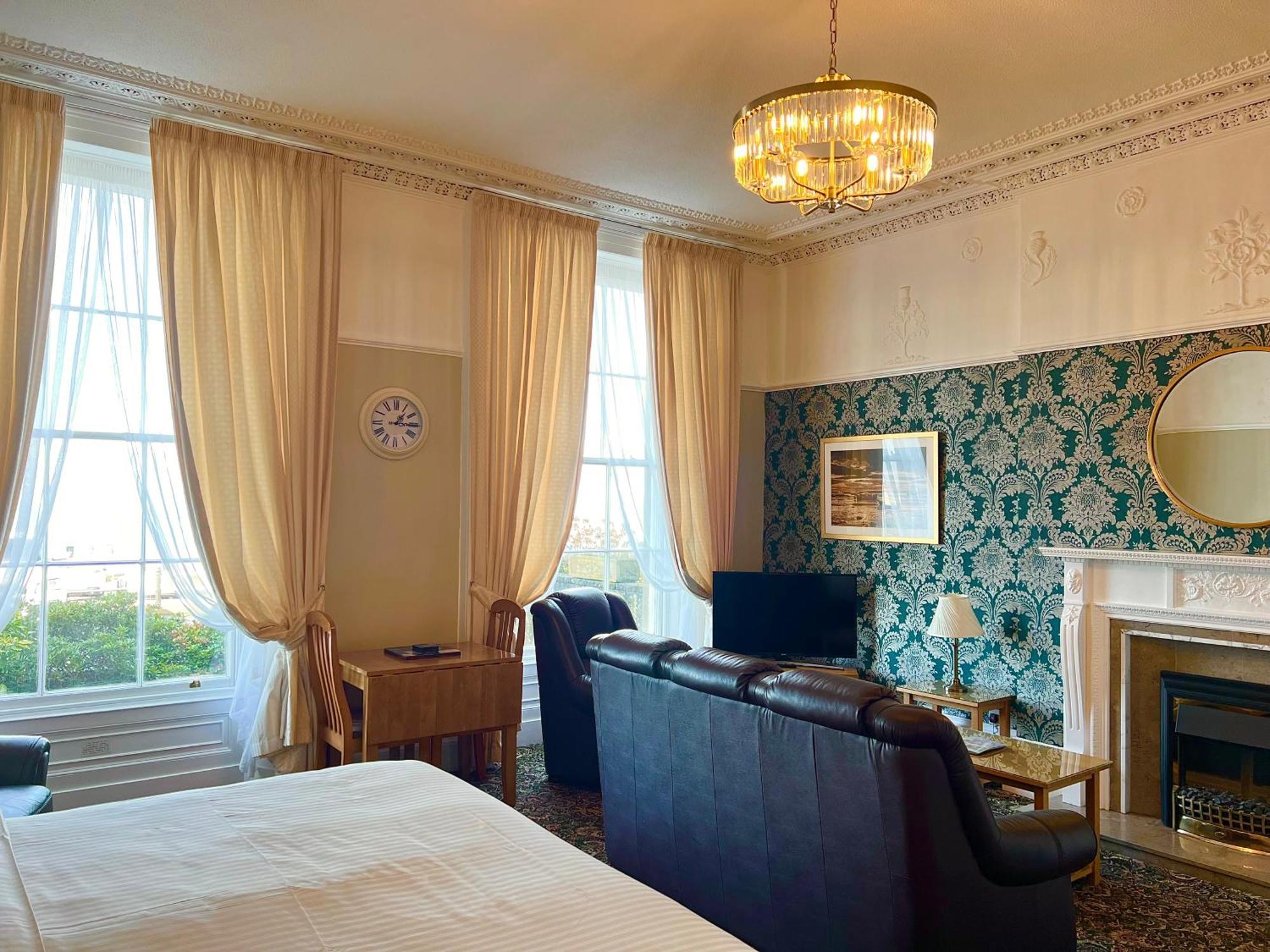 Eden Vale Ground Floor Sea View Apartment Morecambe Bagian luar foto